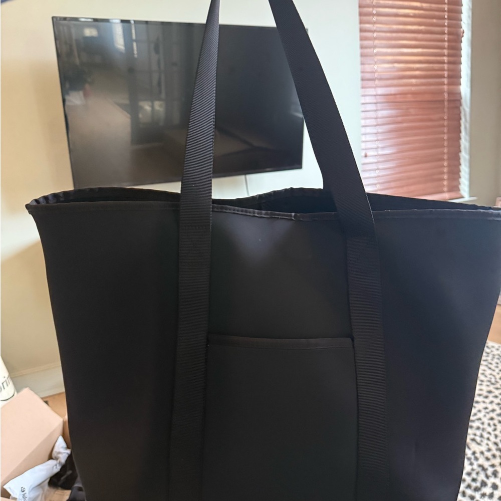 Athleta Black Everyday Tote with Front Pocket